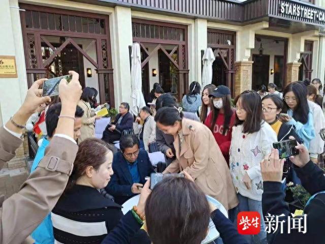 南京十三中教师作家季江勇在伊宁开讲创作心得|南京