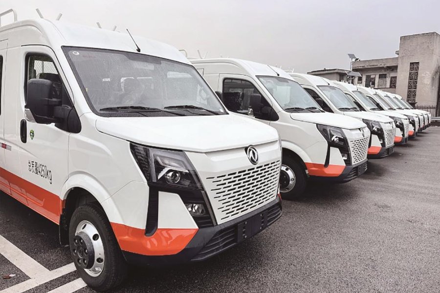 东风御风工程车批量交付