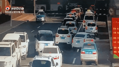   “兄弟们，失敬了，我先走一步，真有事！”