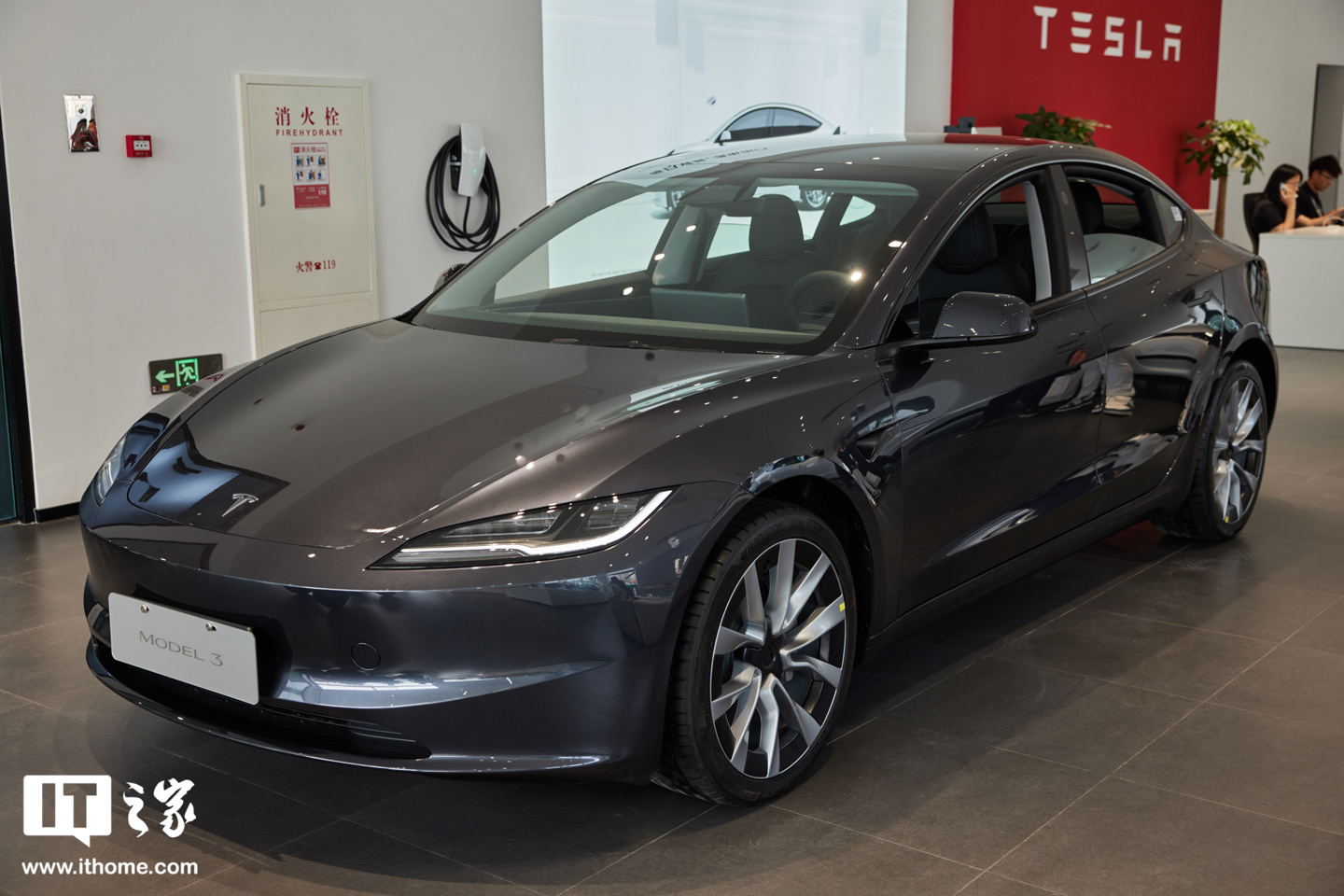 特斯拉Model 3焕新版交付 25.99万元起