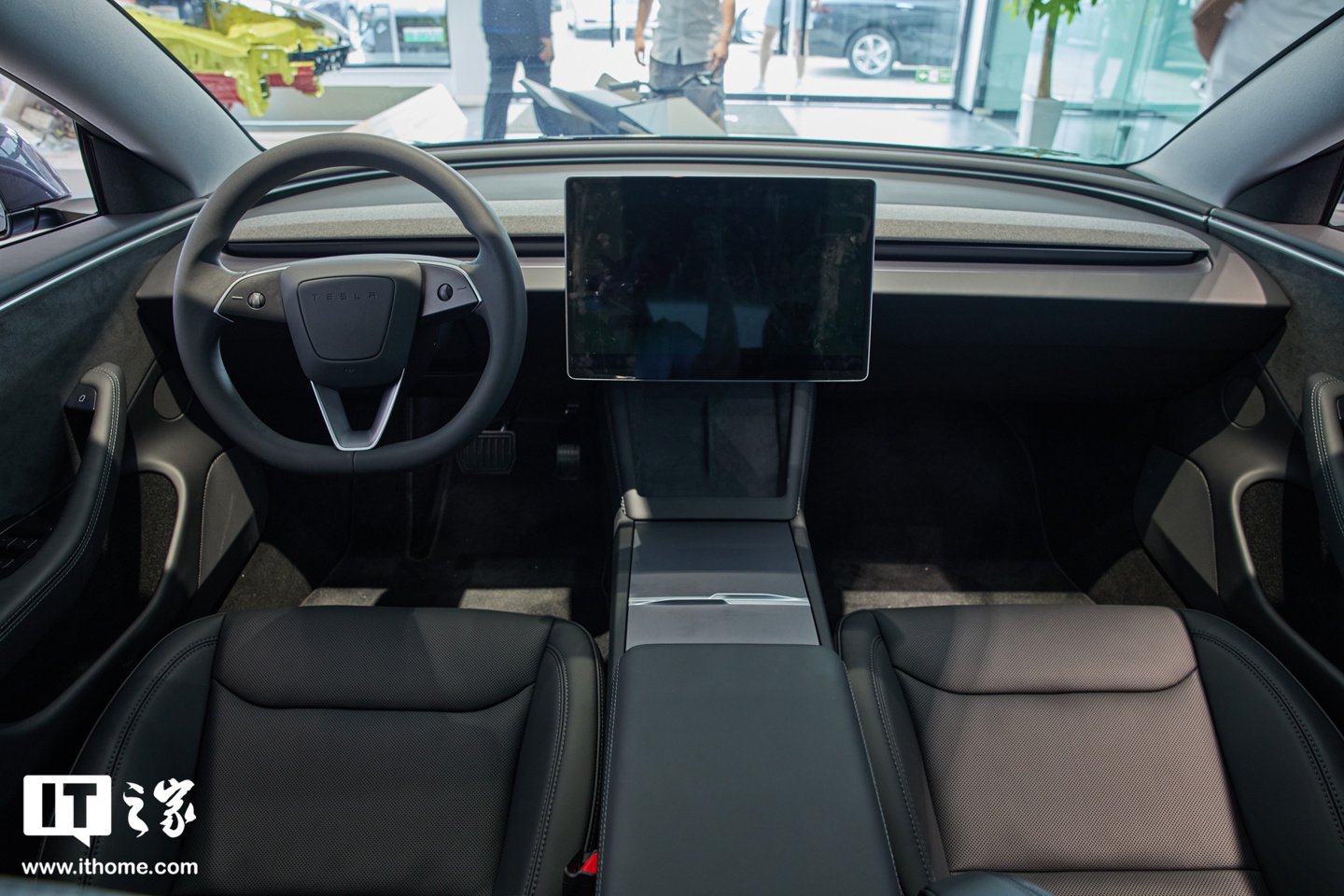 特斯拉Model 3焕新版交付 25.99万元起