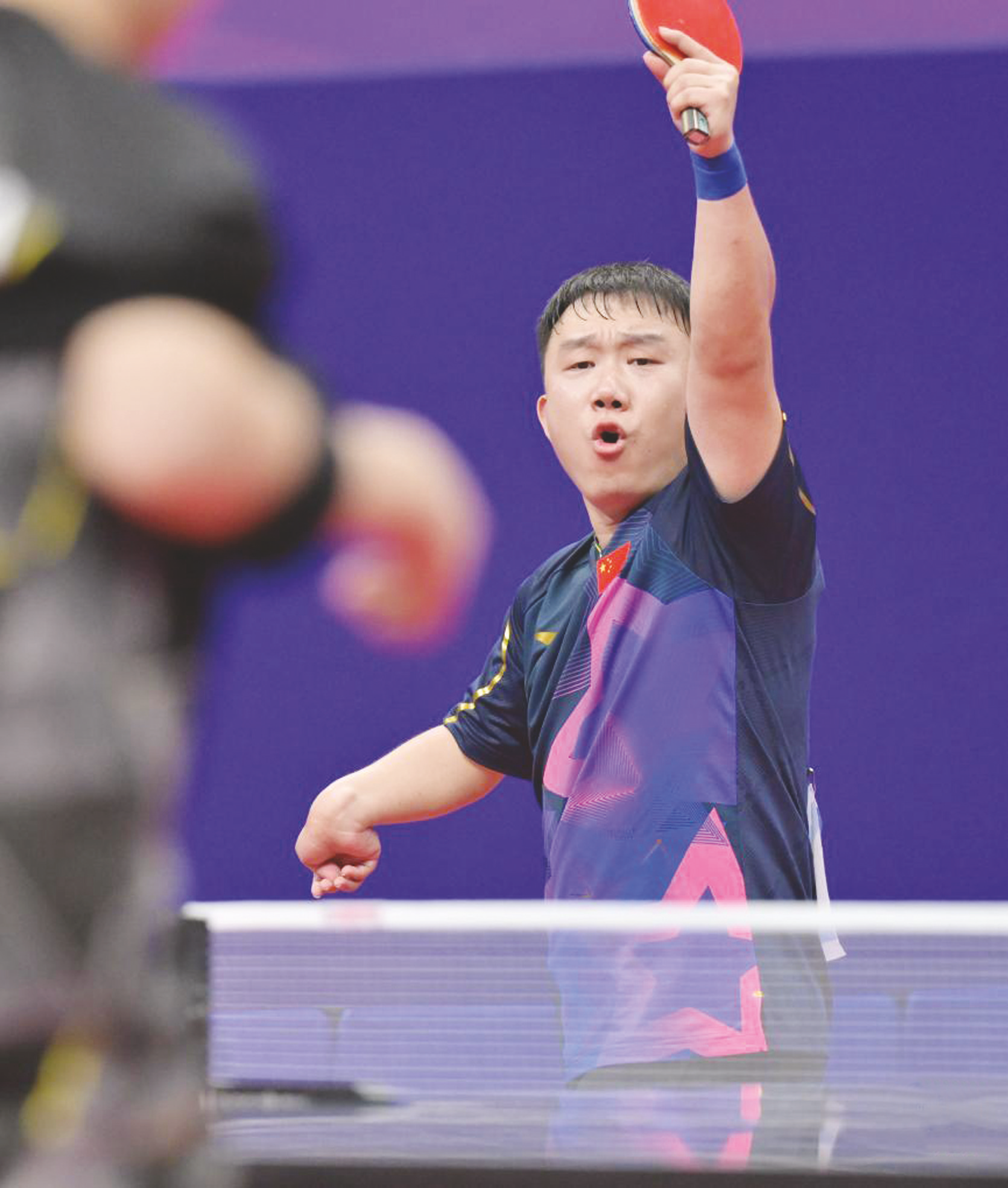 &nbsp;&nbsp;&nbsp;25日,在乒乓球男子单打10级决赛中,中国选手连浩以