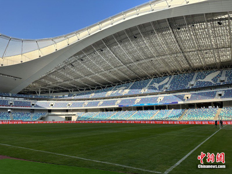 中国女足奥预赛球场——厦门白鹭体育场.中新网记者 卞立群 摄