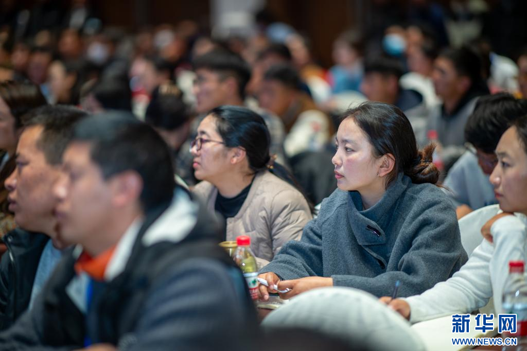 10月26日,国医大师旺堆和岐黄学者,全国名老中医药专家尼玛次仁传承