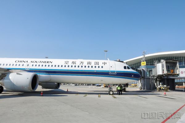 大兴机场正式试点启用可转换机位_新浪财经_新浪网