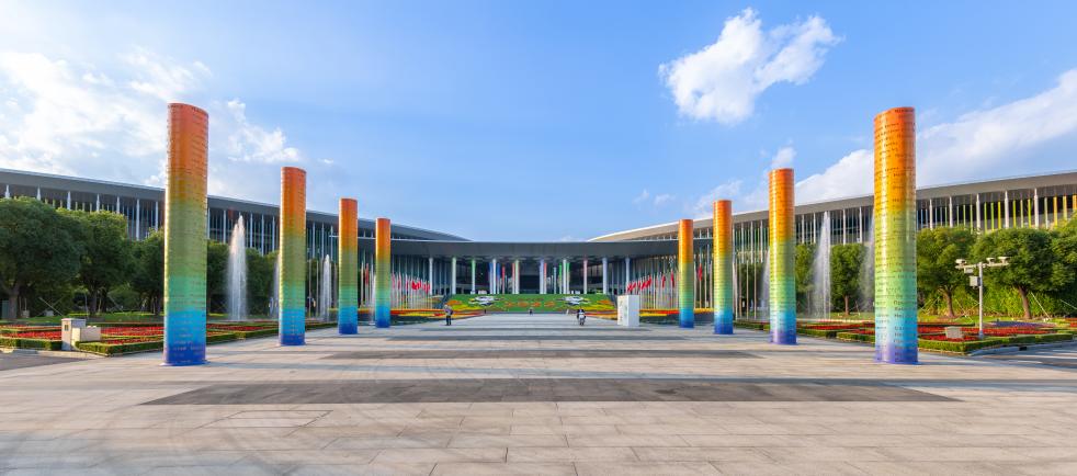 南广场入口处的景观柱.受访者供图