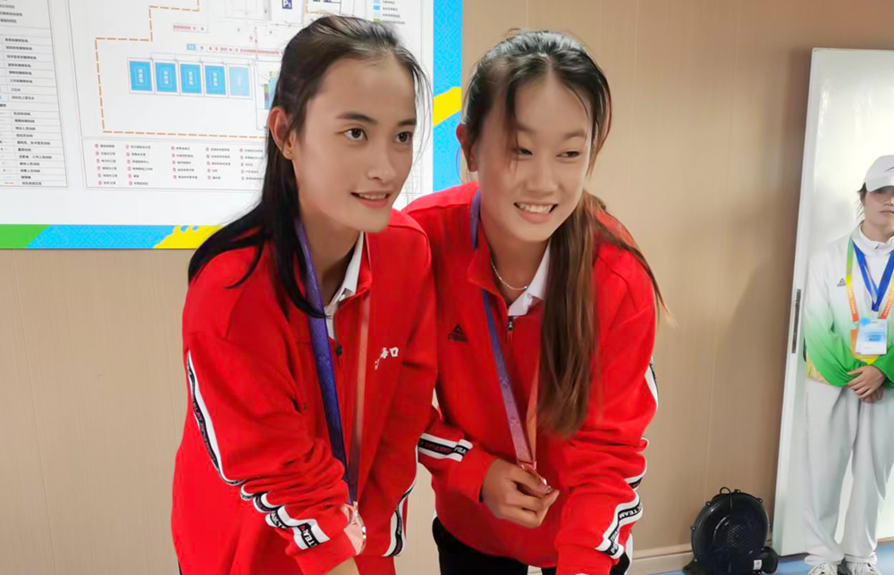 海南海口沙排队杨佳佳/陈丽莎夺学青会沙排(公开组)铜牌|铜牌_新浪