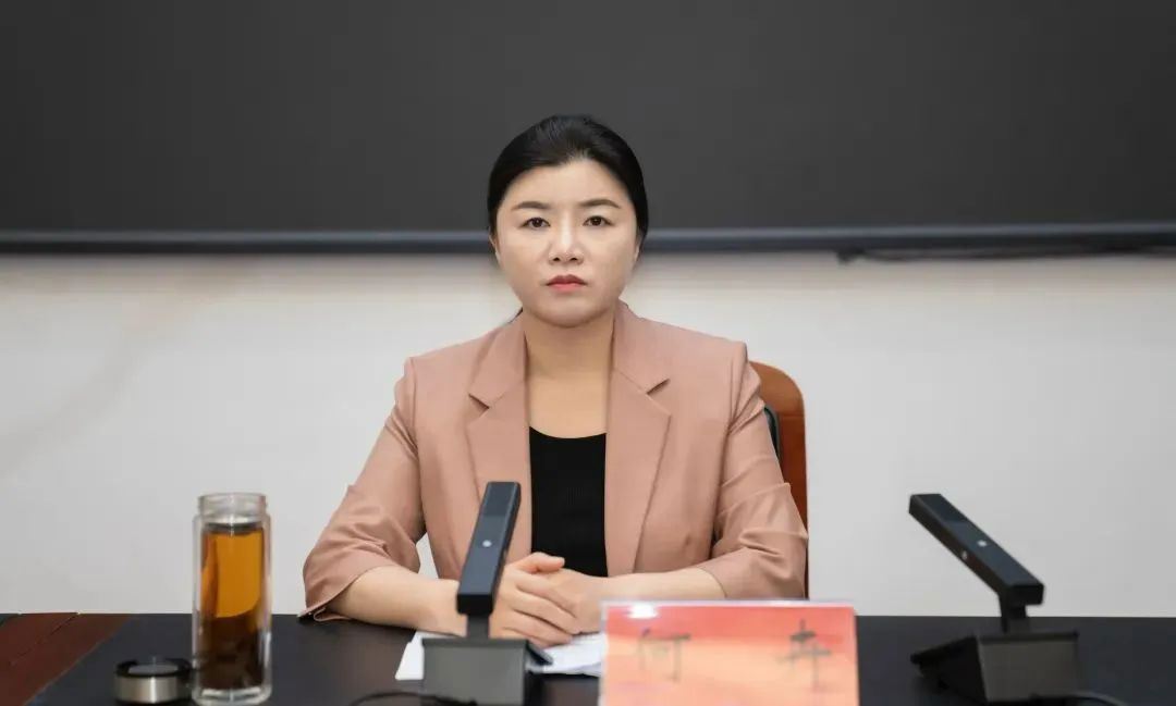 市工作,历任平顶山市湛河区轻工路办事处组宣干事,市委组织部科员,副