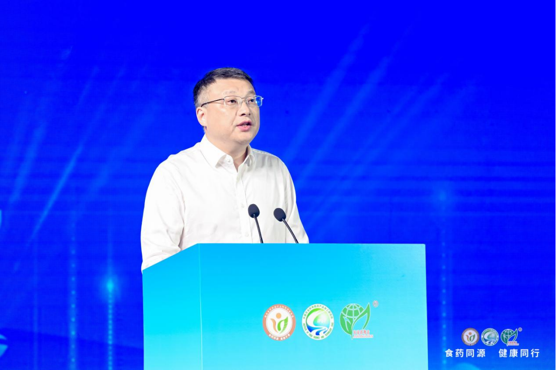 图为安溪县委书记吴毓舟