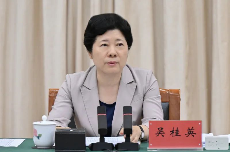 我们要深刻认识长沙所肩负的政治责任,省会担当和历史使命,所面临的