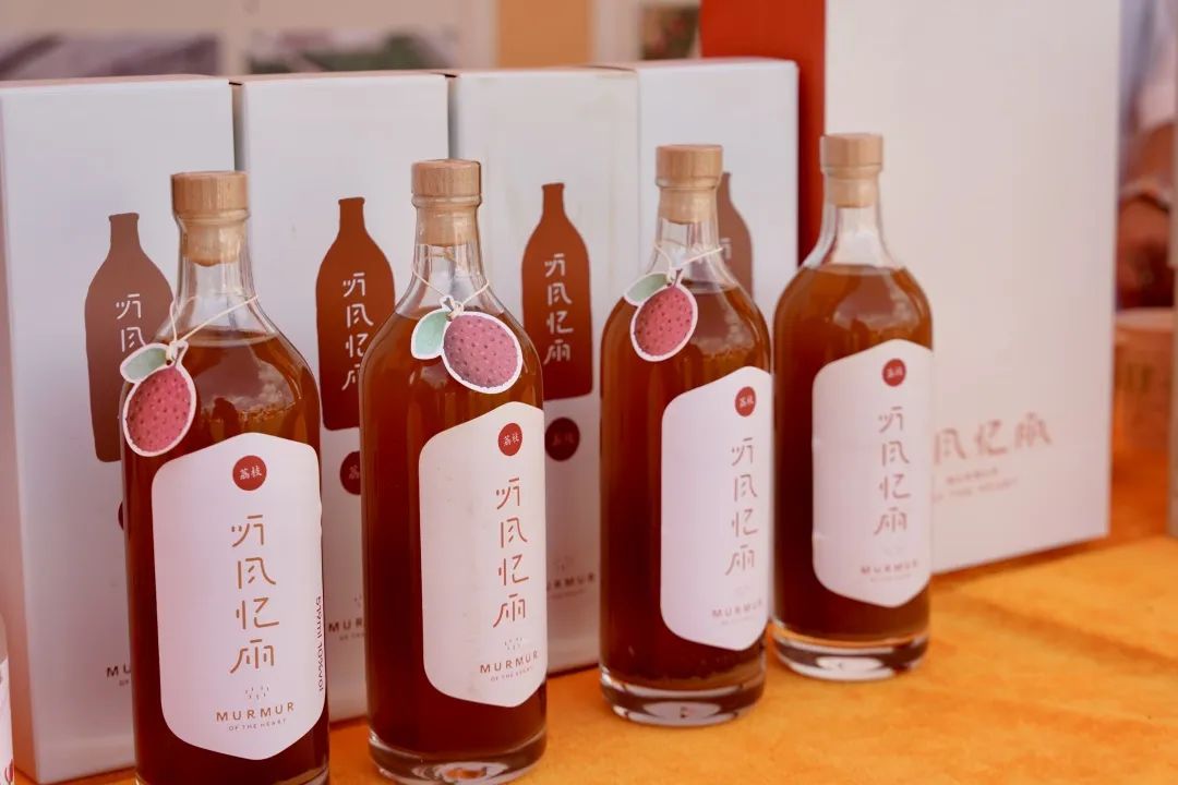 是水果界的顶流之一"瓤肉莹白如冰雪,浆液甘酸如醴酪""海山仙人绛罗襦