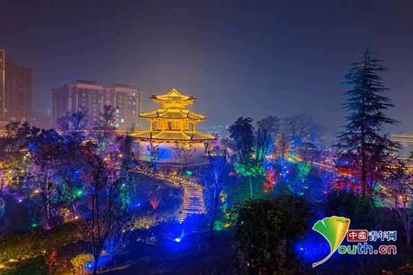 商城逗街美景.王文坛 摄