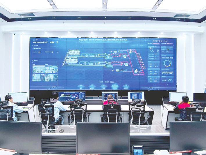 2023年10月11日，我国首个零碳数据中心——中国电信（国家）数字青海绿色大数据中心 视觉中国图