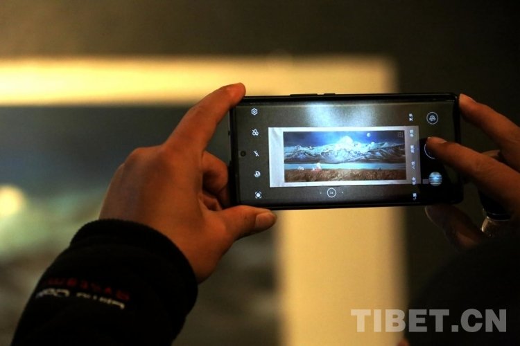 刘洋:用美术作品讲述中华民族共同体故事_新浪财经_新浪网