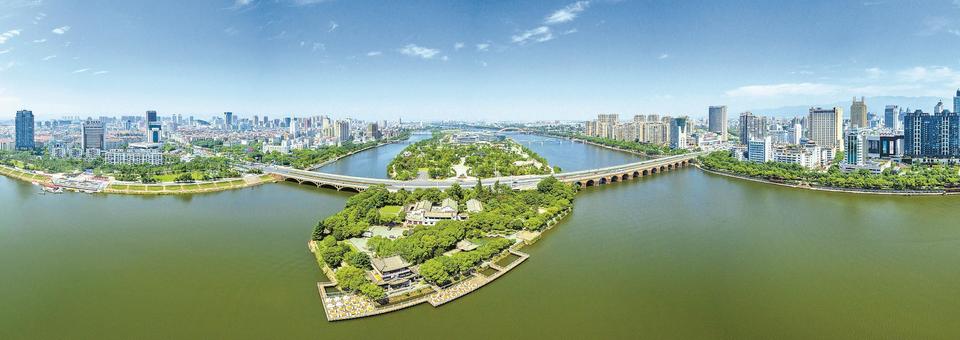 "三江六岸"景区是金华市著名的景区,义乌江,武义江和婺江穿城而过,六