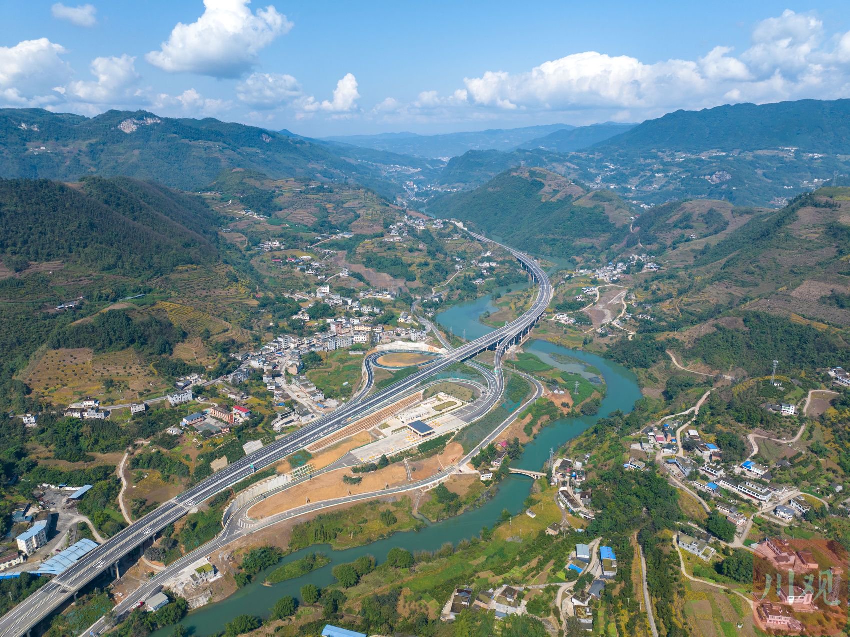 c视频丨四川新增一条南向出川大通道 宜宾至威信高速公路正式通车