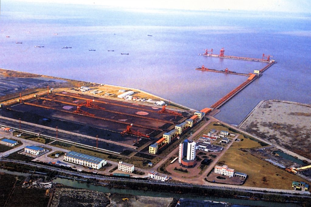 绿色智慧赋能罗泾码头焕新 洋山四期2.