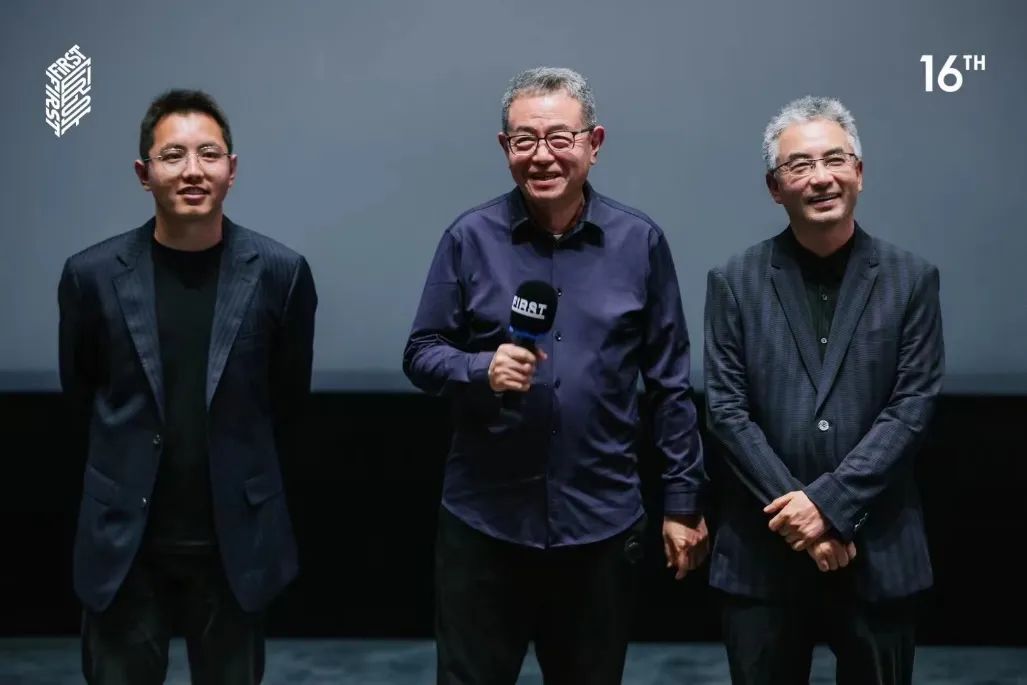 到底谁是真警察?我的后背开始冒汗,CPU烧了……|一个和四个_新浪财经_新浪网