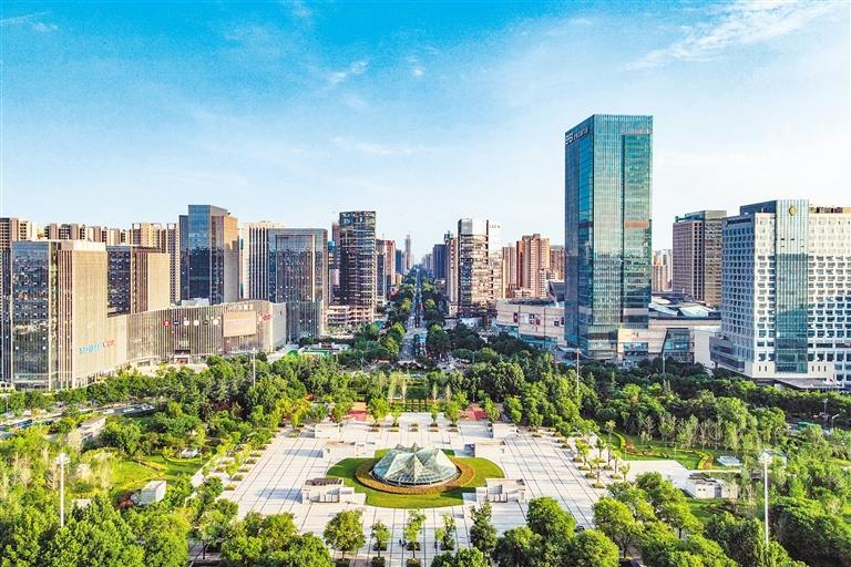 西安张家堡商圈高楼林立,一片欣欣向荣的景象.