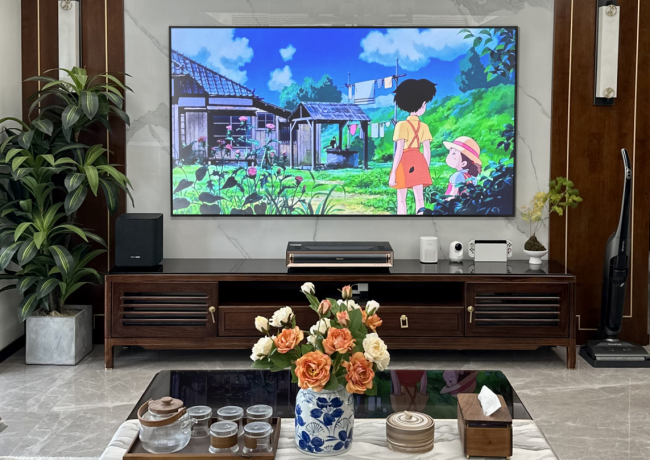 (海信激光电视100L8K用户装置实拍图)
