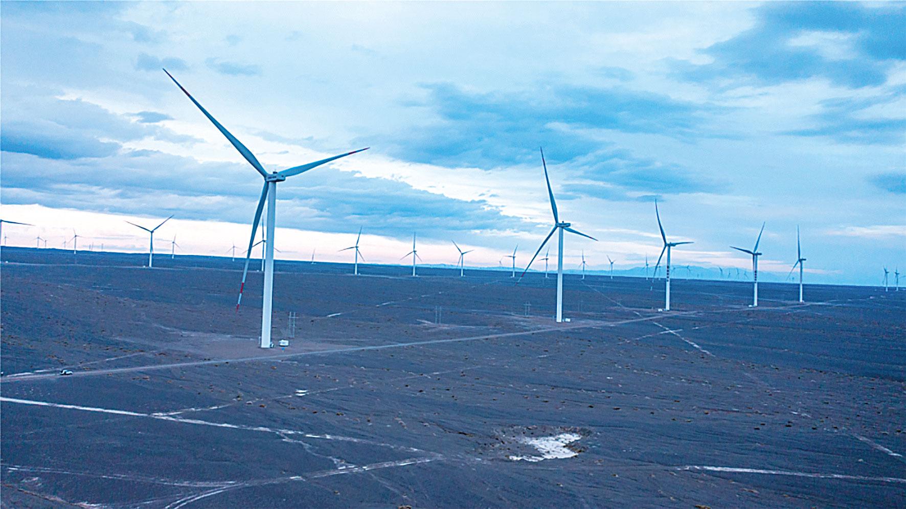 新疆维吾尔自治区哈密市风储一体化项目 (中船风电供图)