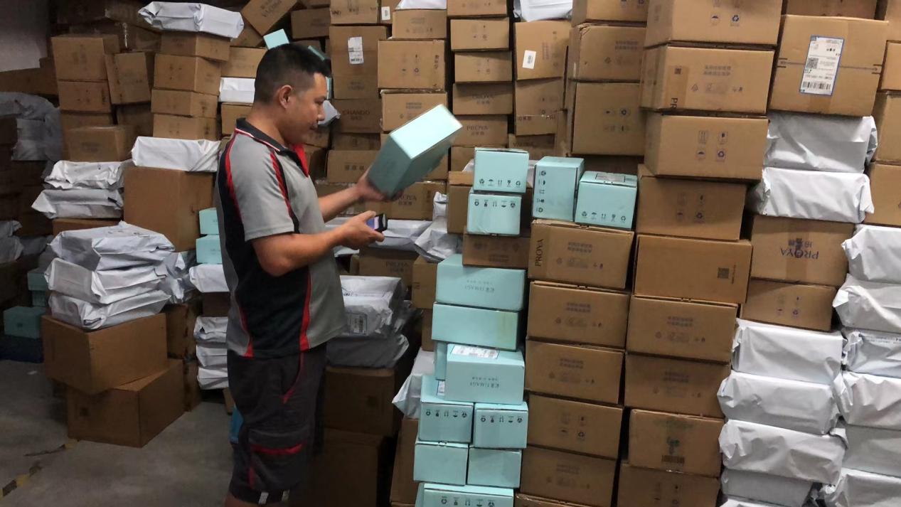 13分钟,深圳顺丰双十一首单"极效前置"件送达|顺丰_新浪财经_新浪网