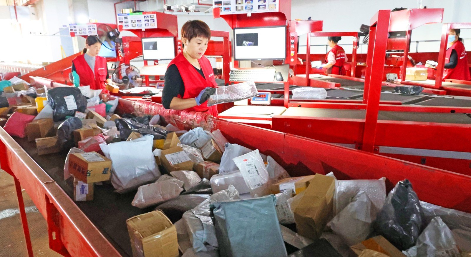 连反悔机会都不给 今年"双11"快递速度"卷"到分钟级|双11_新浪财经