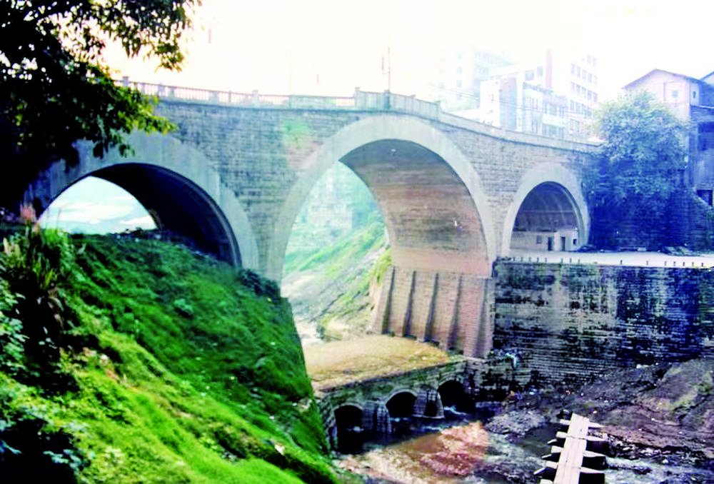2001年的万安桥