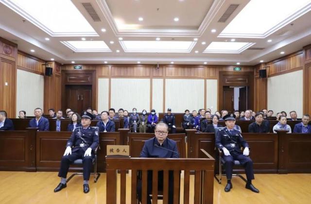 局长,安顺市西秀区委副书记,副区长,区长,关岭县委书