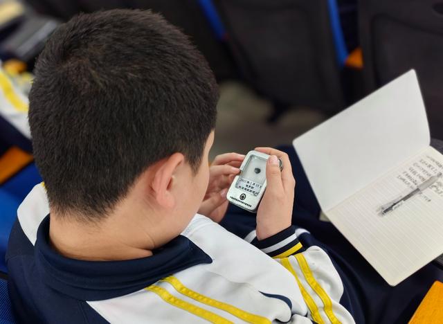 "院士专家讲科学"走进北京房山五所中学,在学生心里种下科学梦|院士