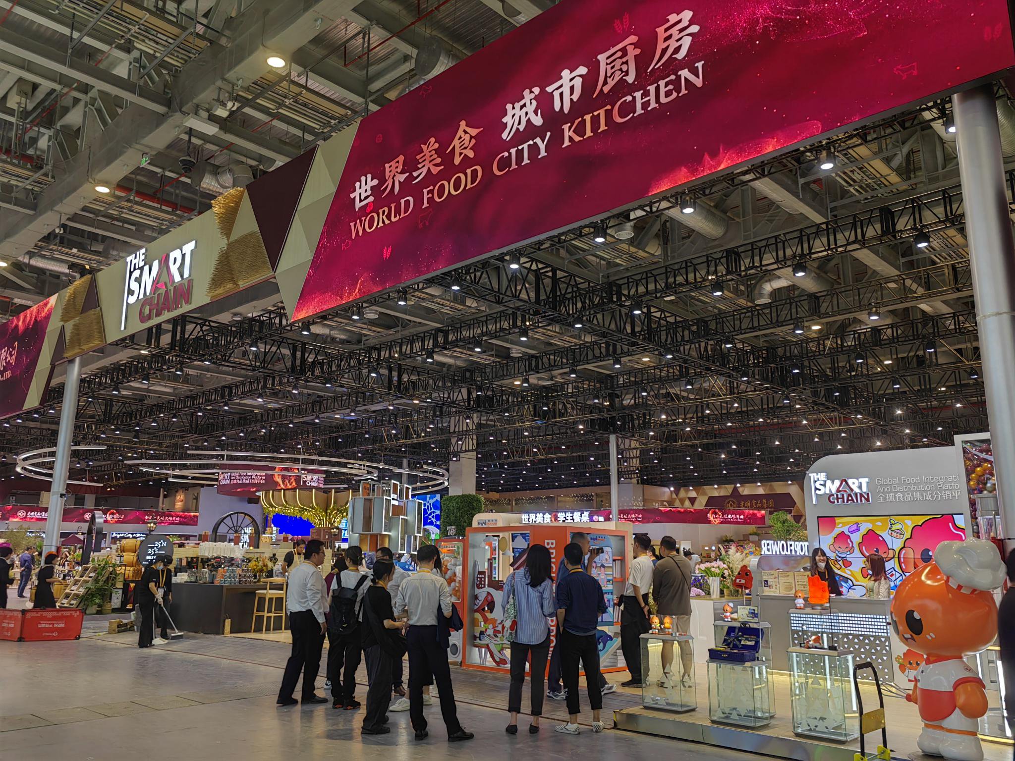 展品总体完成布设,第六届进博会"整装待发"|进博会_新浪财经_新浪网