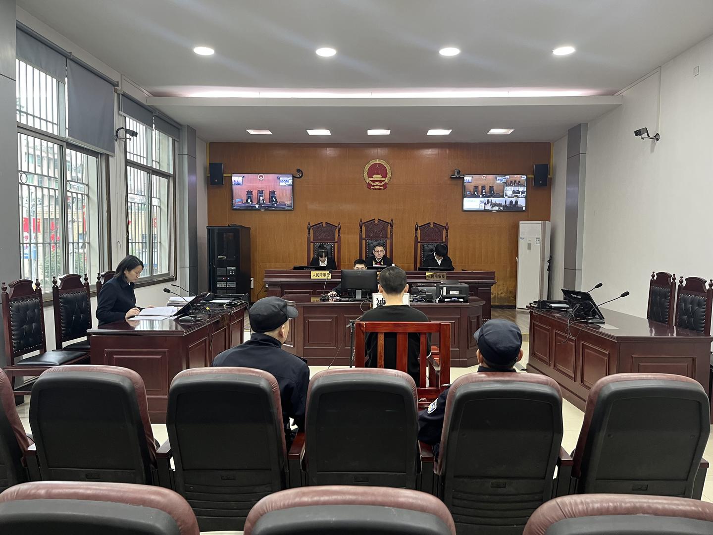 24岁大学生帮助电诈转账被判缓刑,在此期间又帮电诈