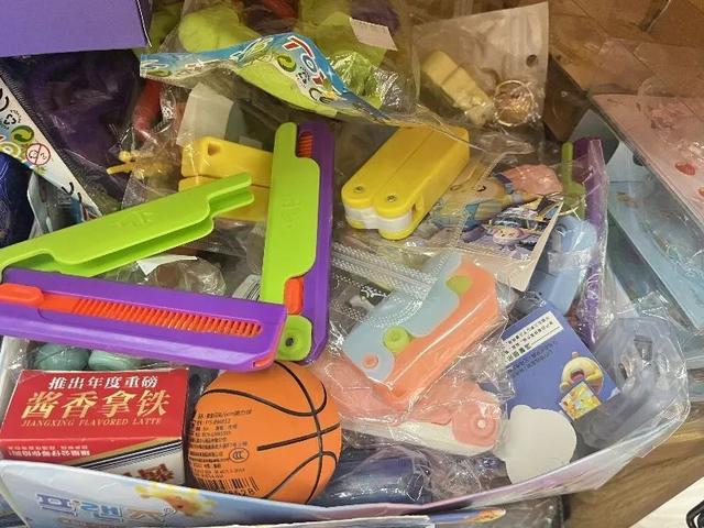 这类玩具最近爆火,记者走访_新浪财经_新浪网