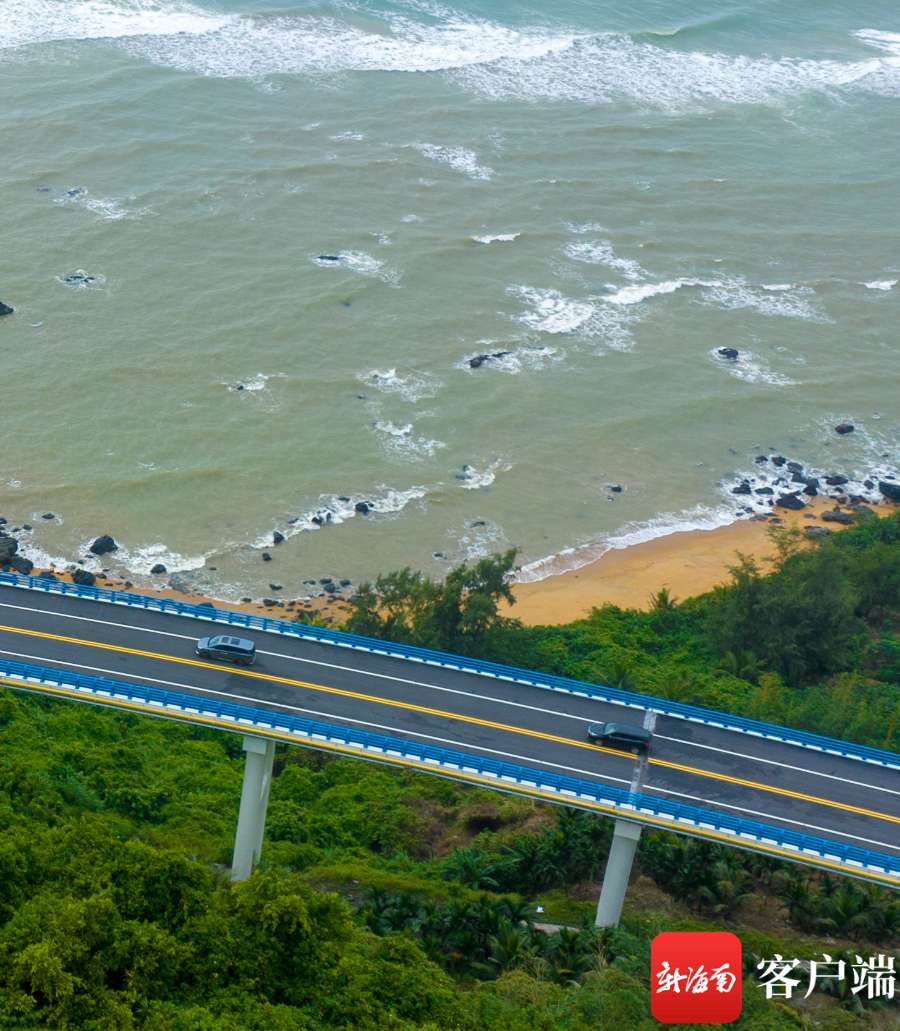 海南环岛旅游公路万宁正门岭大桥段"绕"出山海美景|海南省_新浪财经