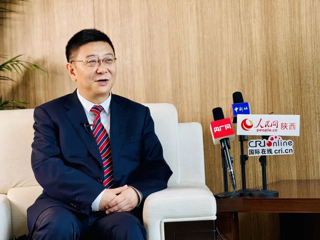 西安市副市长孟浩接受记者采访.