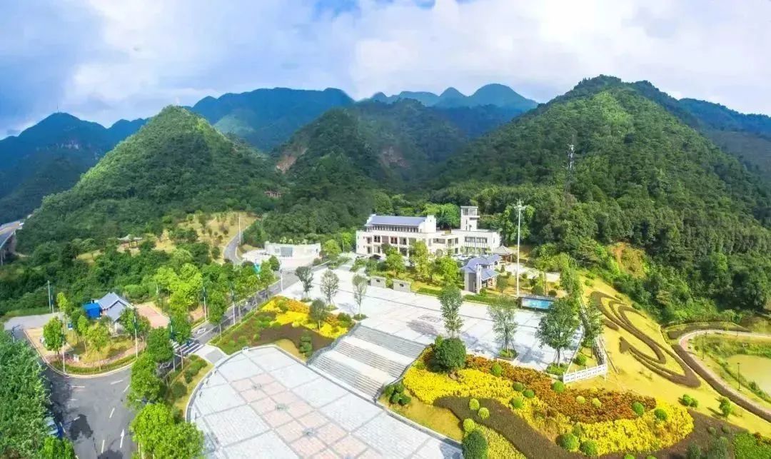 核心景点:肇庆市北岭山森林公园北岭野趣岩前村位于七星岩景区东侧