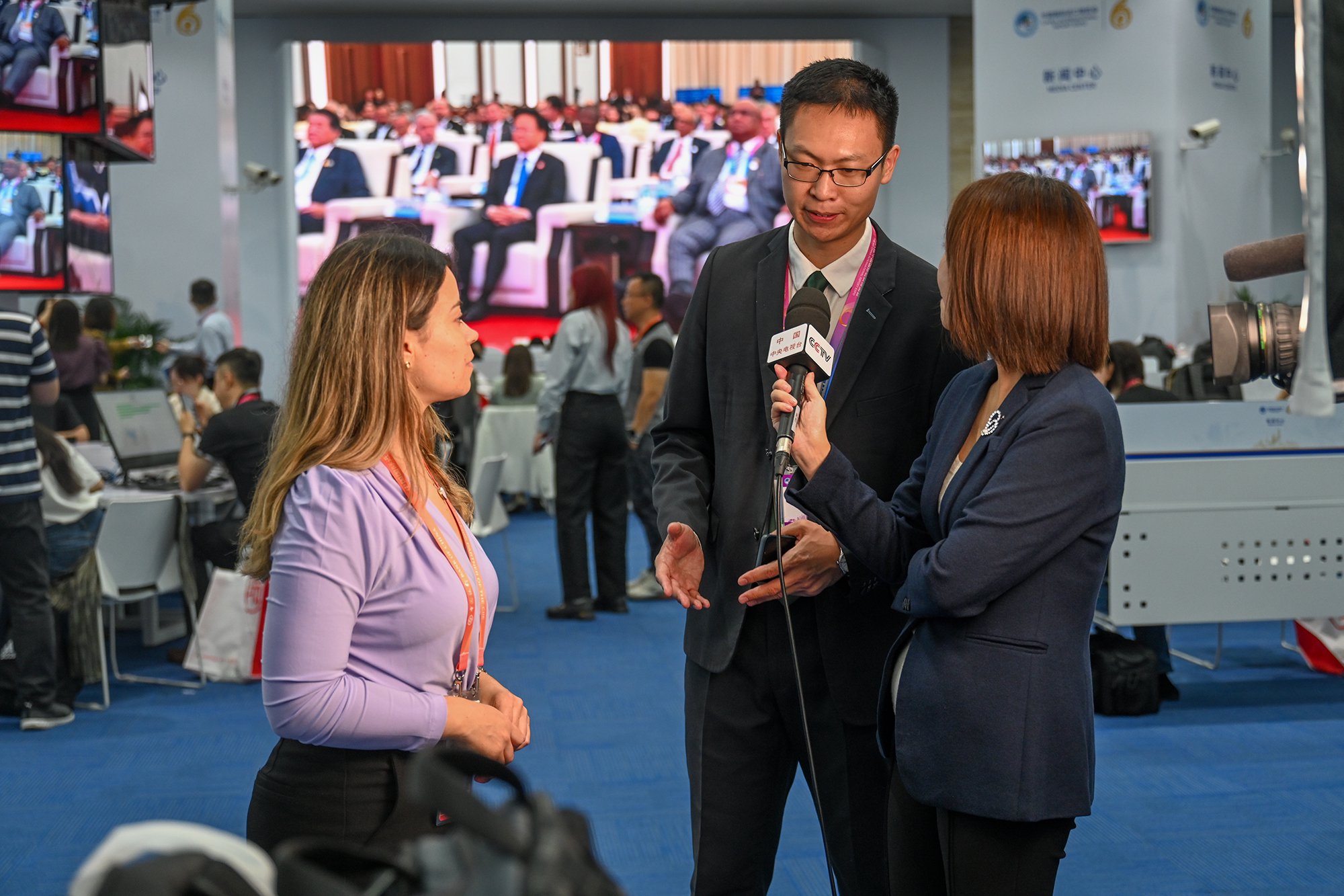 进博直击|3200余名中外媒体记者聚焦第六届进博会开幕