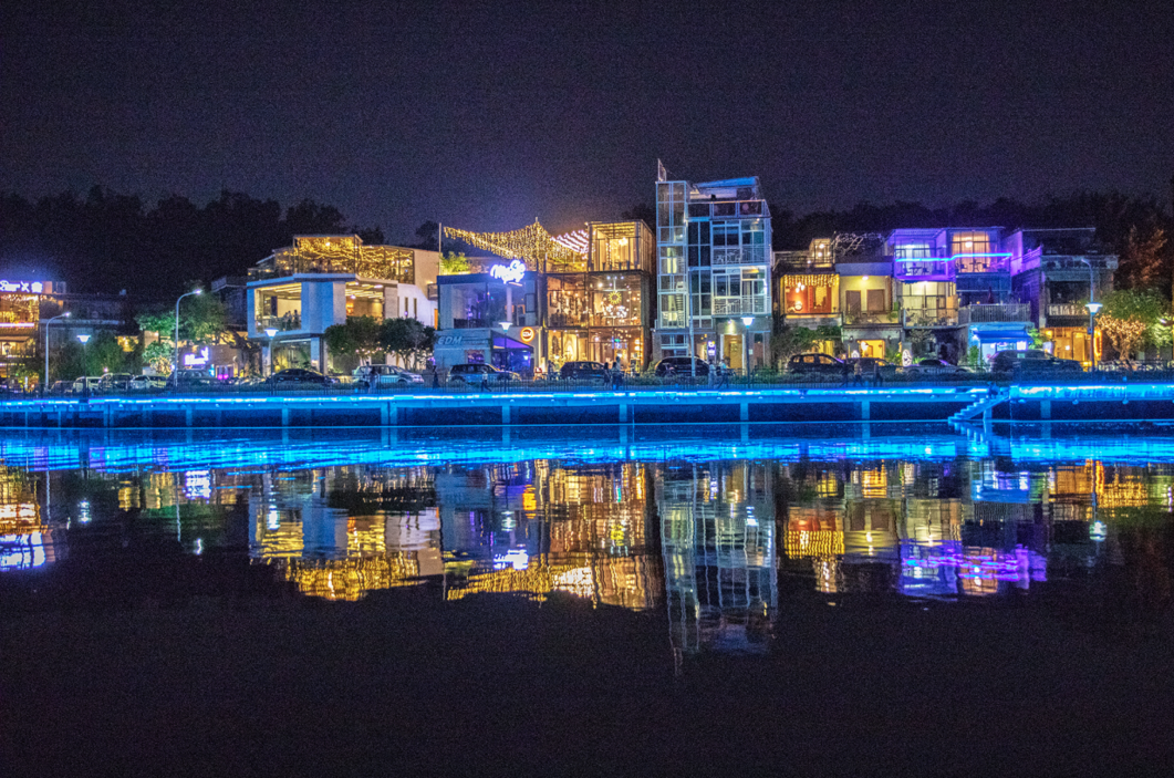 岩前夜色.李显才&nbsp;摄