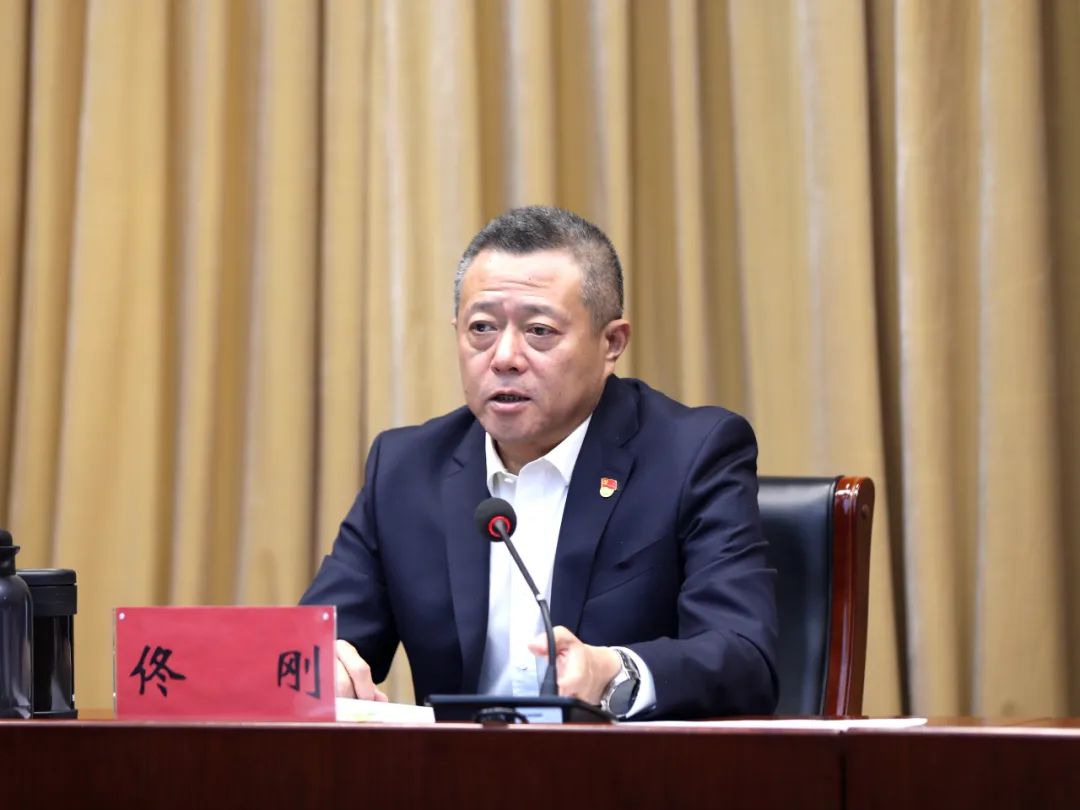 区委常委,区纪委书记,区监委代主任佟刚出席并讲话.