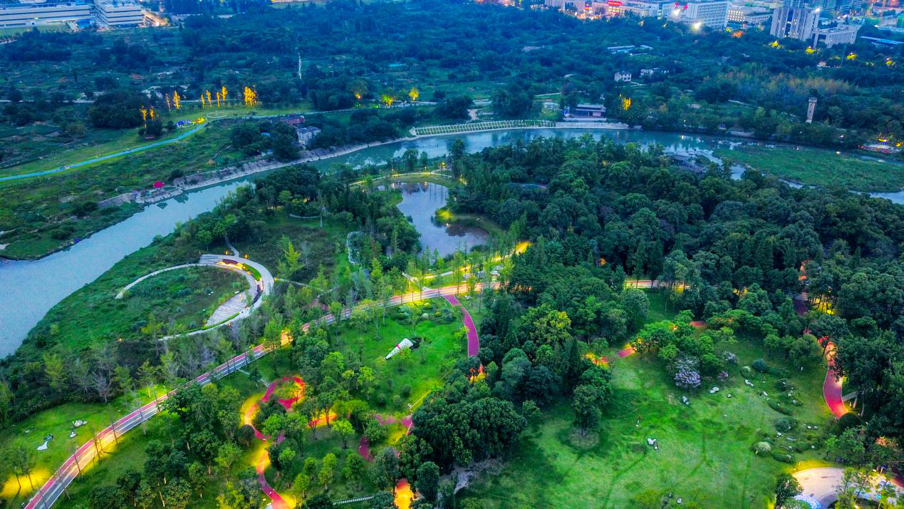 红星新闻记者从成都市公园城市建设管理局获悉,11月10日至12日,该局将