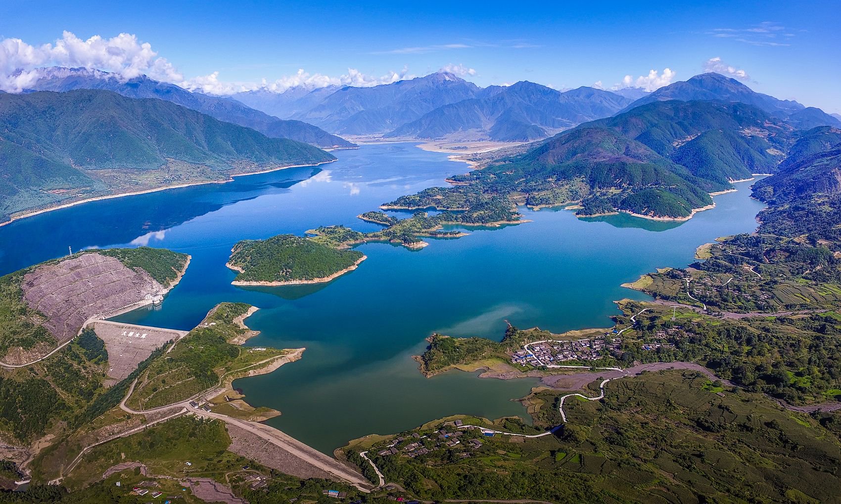 大桥水库统筹灌溉,蓄水,发电等需求,通过优化调度水量,完成了年度蓄水