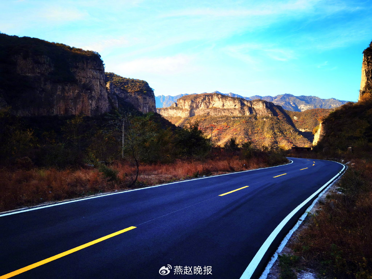 国道g207乌海线平山段大中修工程主体建成通车.通讯员 邱雪 刘宁 摄