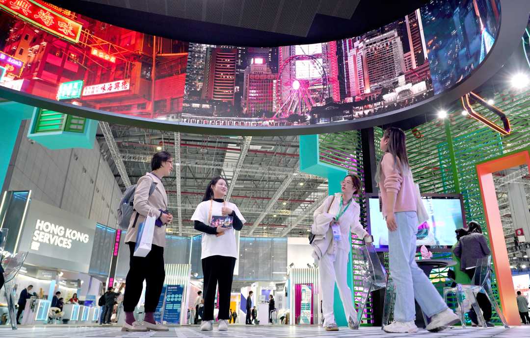 (组图)上海进博会服务贸易展区汇聚全球行业巨头|服务贸易_新浪财经