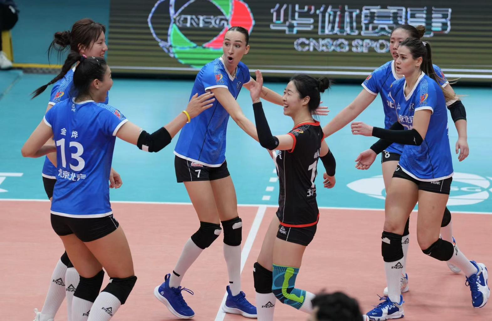 北汽女排收获两连胜 光彩体育馆再次响起热烈加油声|北汽女排_新浪