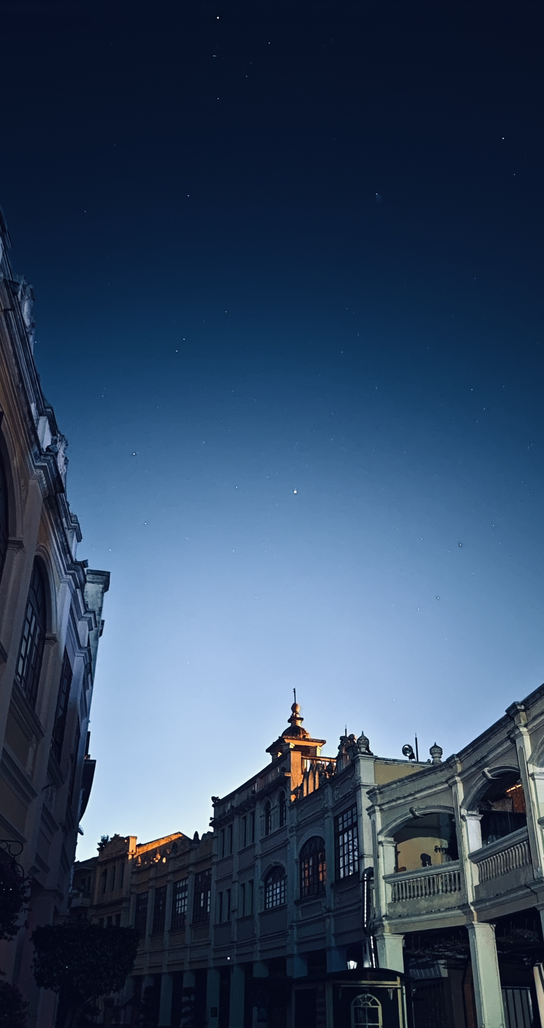 凌晨三点的中山,有浩瀚星空,还有跟拍的小布哥.