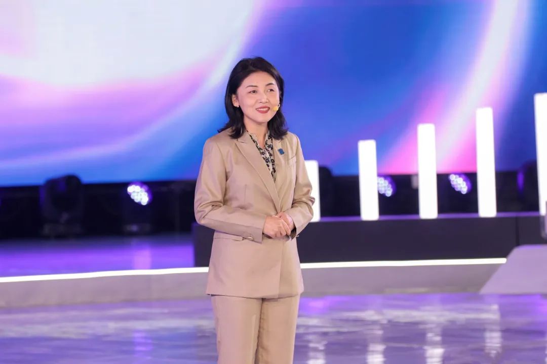 深圳医学科学院创始院长,深圳湾实验室主任颜宁