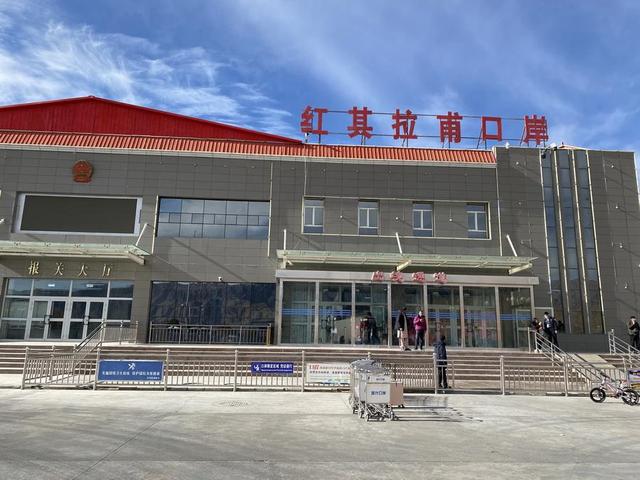 四季看新疆之走进口岸看新疆丨在全国最高口岸感受中巴一家亲|新疆