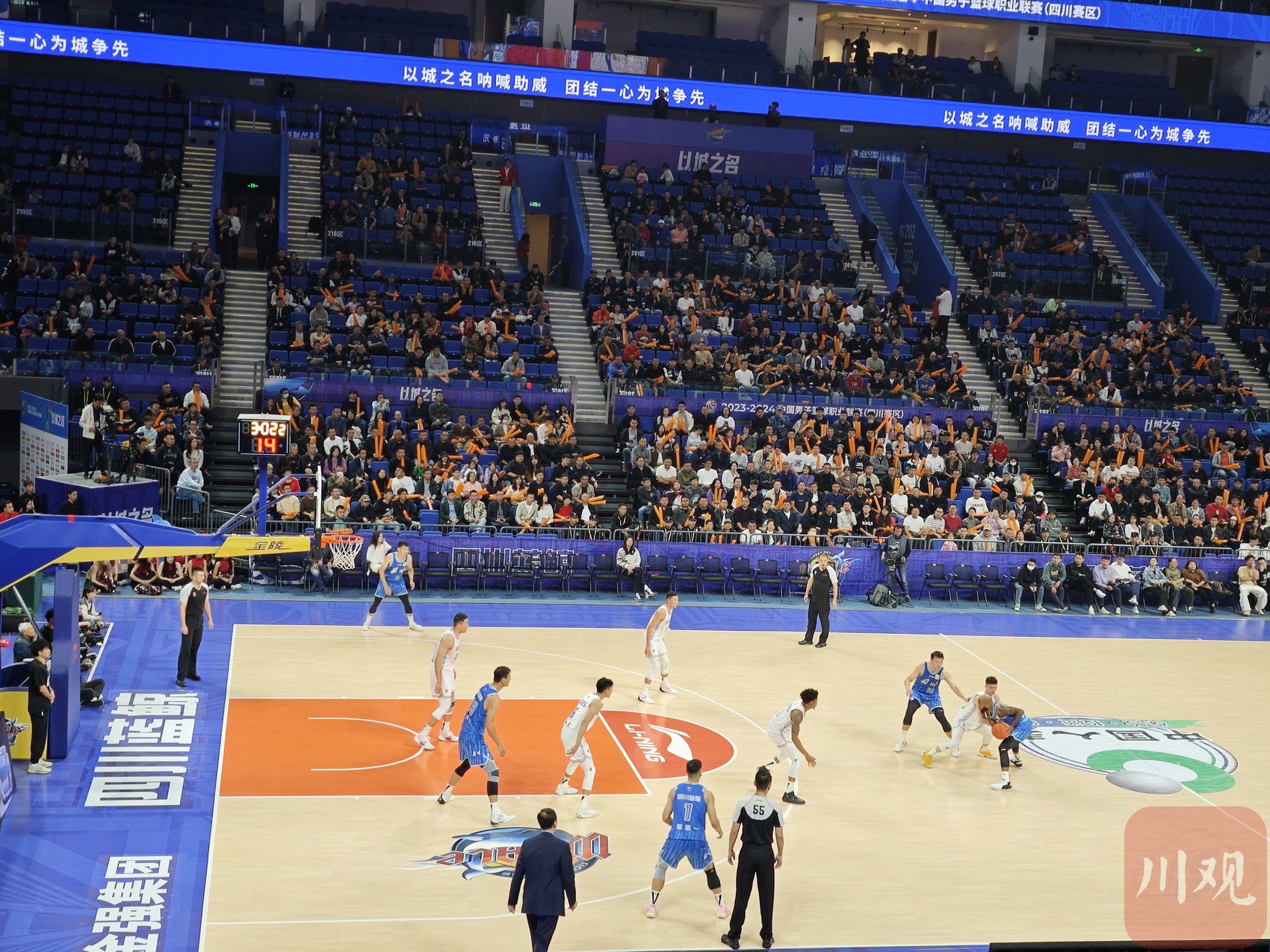 cba(中国男子篮球职业联赛)常规赛第7轮,四川金强男篮在主场金强国际