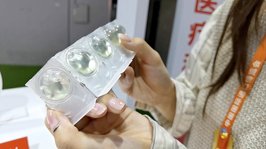 球囊放胃里半年减肥,不扎手指用手机测血糖,进博会"健美"一日游|健美