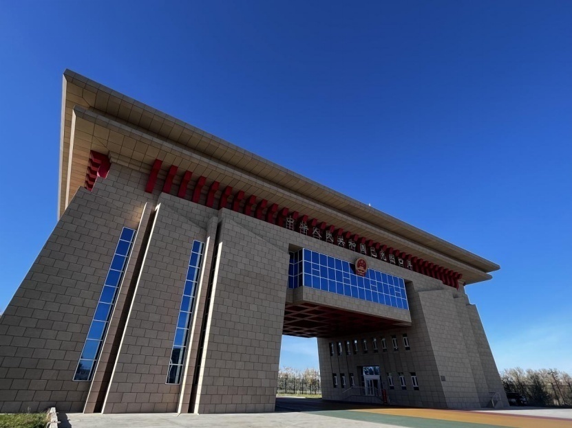 11月7日,巴克图口岸.记者王云杉摄